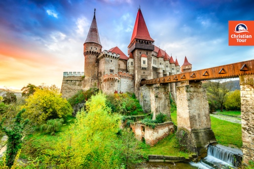 Romania-Corvins-Castle-with-wooden-bridge-Hunedoara